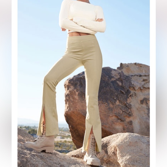 Alo yoga airbrush 7/8 split leggings in California sand - Picture 6 of 6